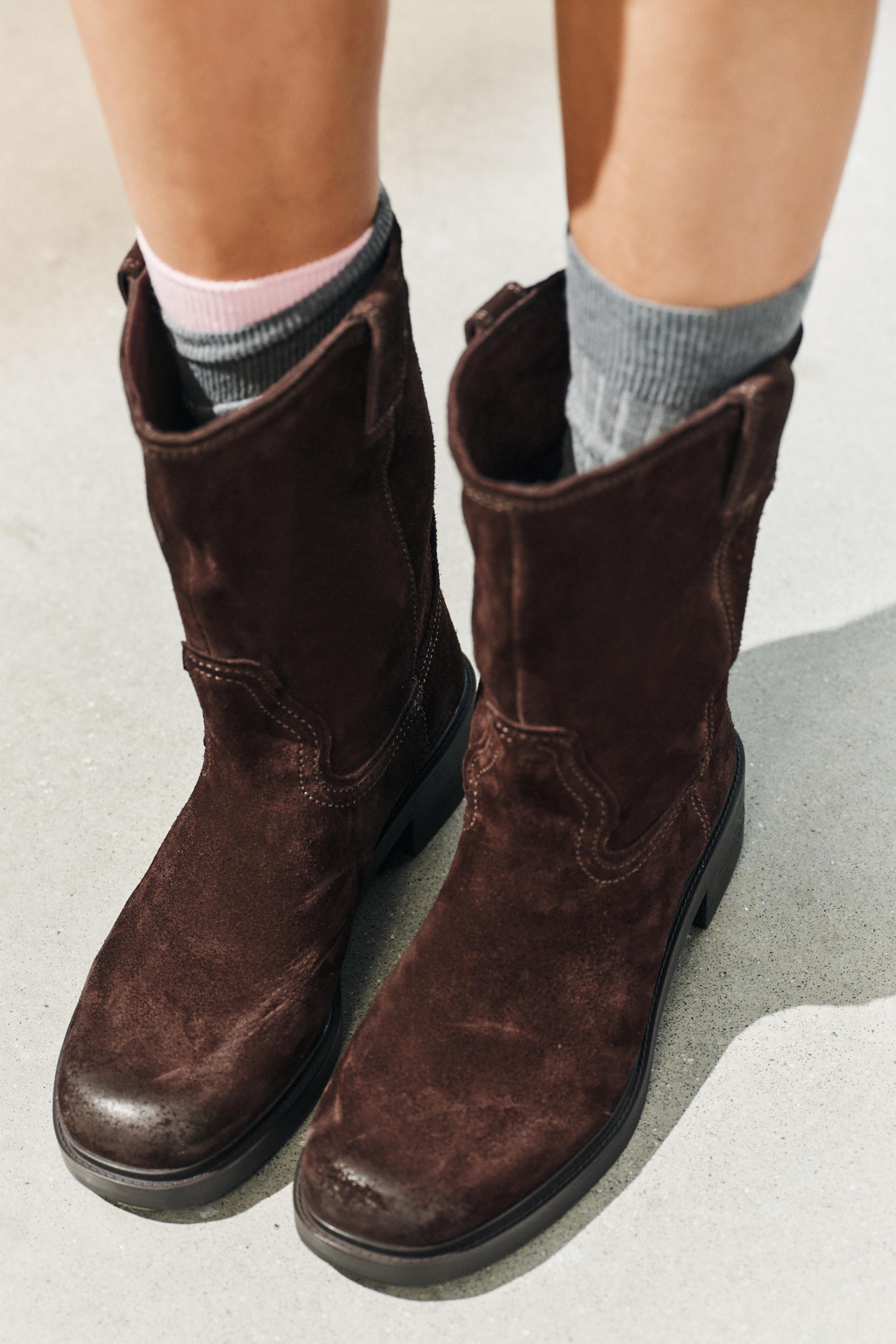 BOTTINES EN CROÛTE DE CUIR